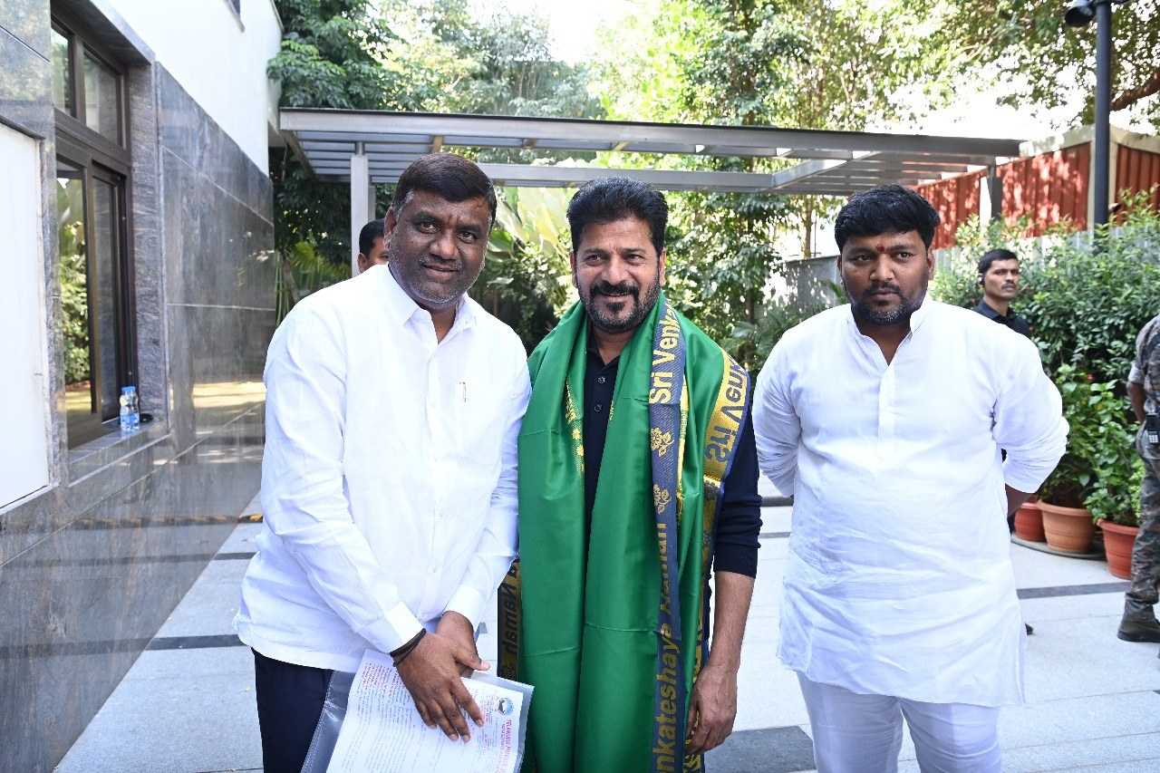 Gouri Satish with public representatives